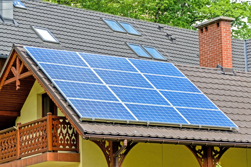 chauffagiste-RIMPLAS-min_solar-panels-1477987